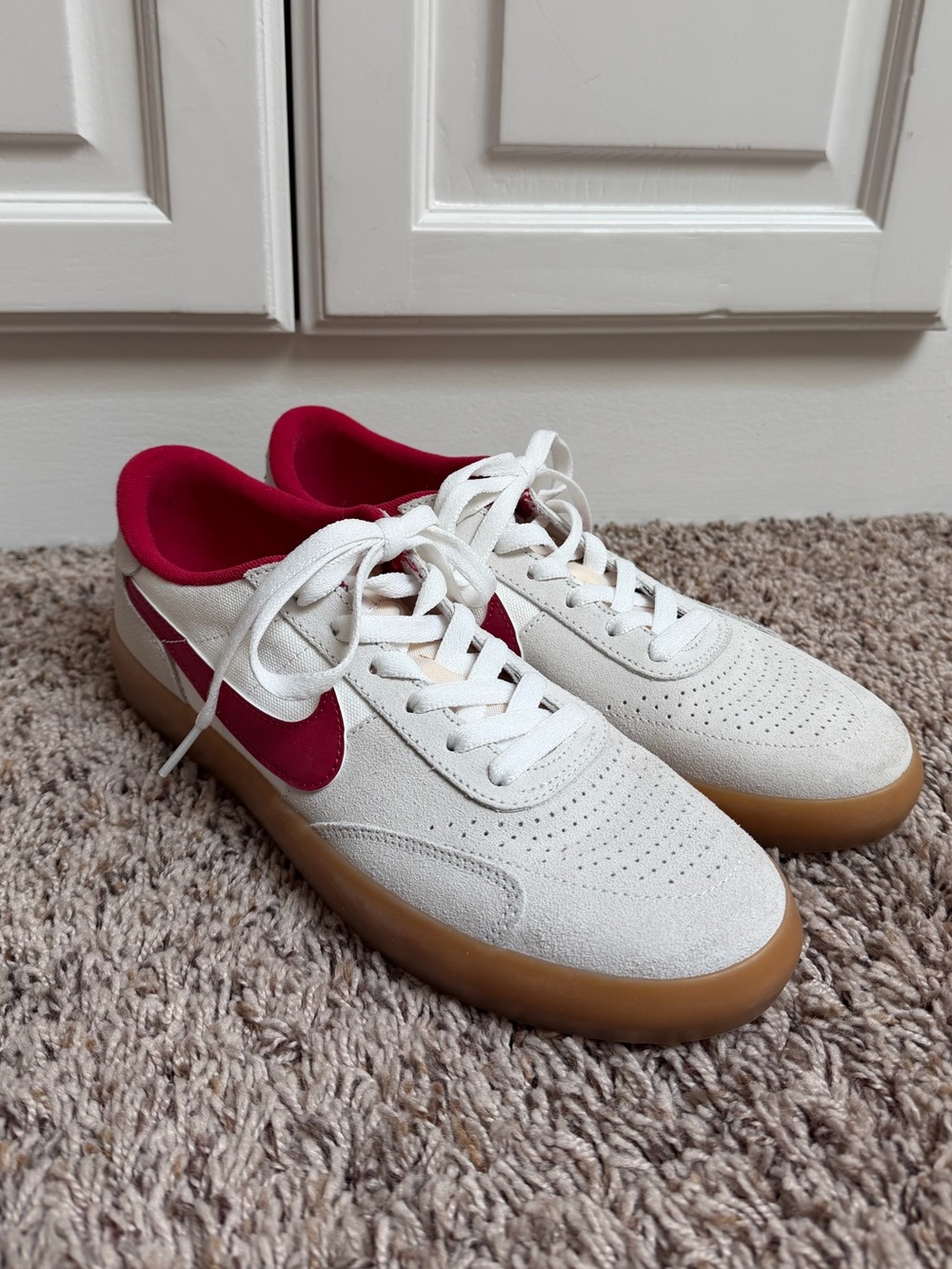 Nike SB Heritage Vulc Sneakers in Summit White Cardinal Red Size 9